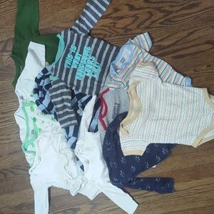 3/$20 - Onesie Lot - Newborn / 0-3 Month